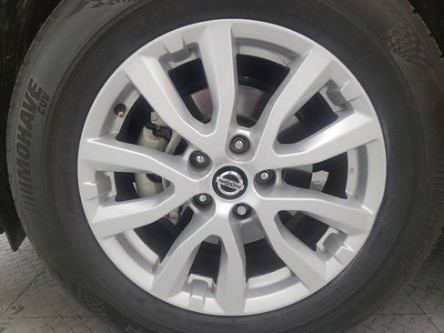 Used 2020 Nissan Rogue SV FWD image 31