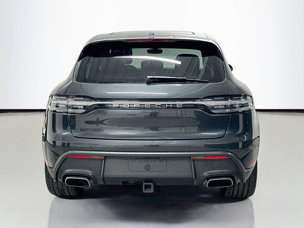Certified 2025 Porsche Macan AWD/4WD image 10