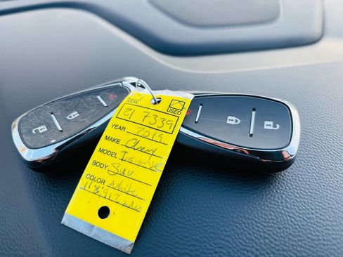 Used 2019 Chevrolet Traverse LT FWD image 18