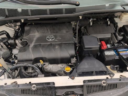 Used 2013 Toyota Sienna LE image 41