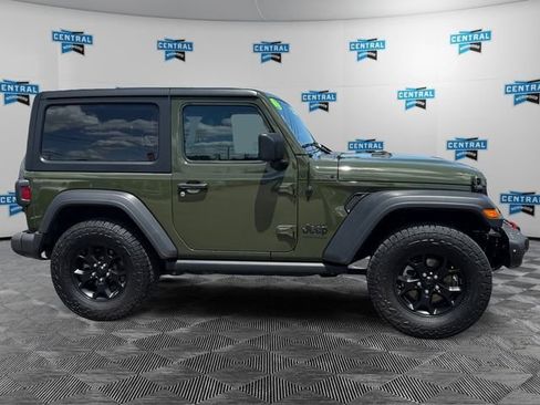Used 2022 Jeep Wrangler Sport AWD/4WD image 7
