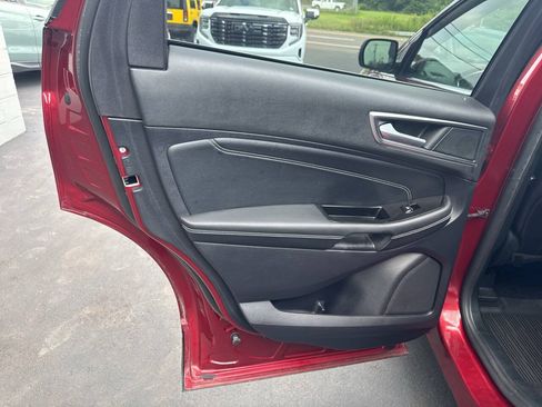 Used 2019 Ford Edge Titanium w/ Cold Weather Package AWD/4WD image 17