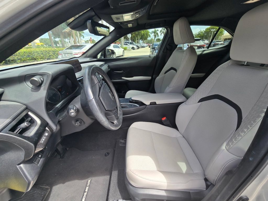 Used 2019 Lexus UX 200 w/ Accessory Package 2 FWD image 12