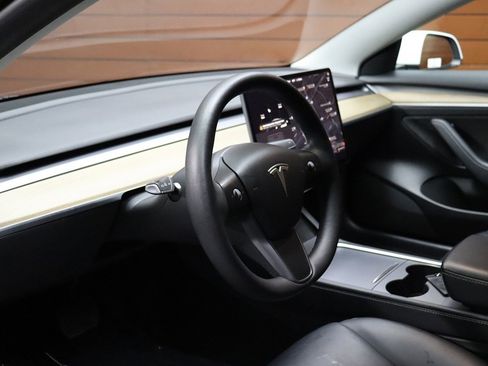 Used 2023 Tesla Model 3 Standard Range image 29