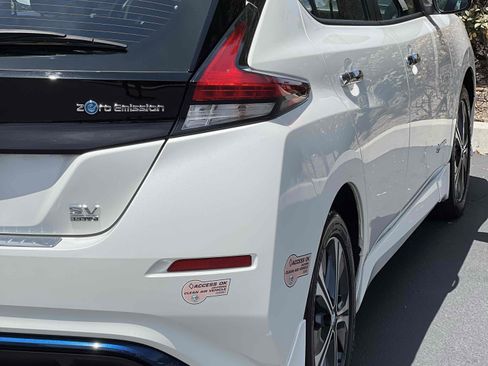 Used 2019 Nissan Leaf SV Plus w/ SV Plus Technology Package FWD image 14