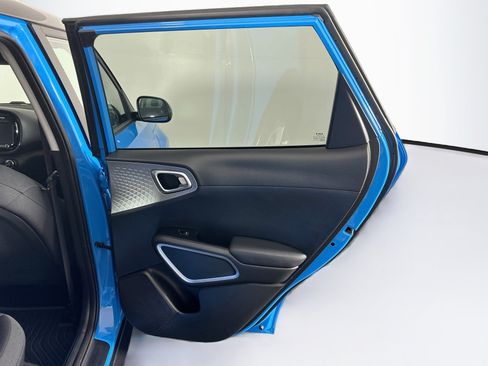 Used 2025 Kia Soul S FWD image 29