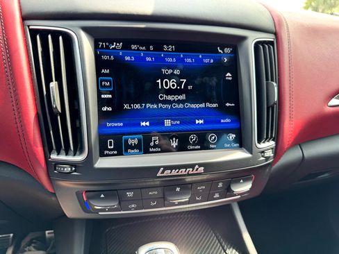 Used 2020 Maserati Levante S GranSport image 18