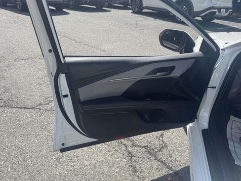 Used 2026 Toyota Camry SE FWD image 15