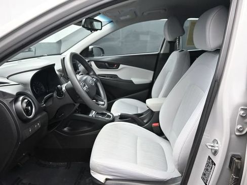 Used 2023 Hyundai Kona SEL FWD image 7