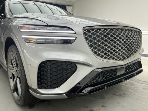 Used 2023 Genesis GV70 2.5T w/ Sport Prestige Package image 27