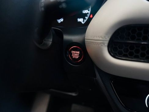 Certified 2025 Honda HR-V LX image 27