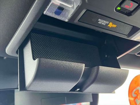 Used 2025 Toyota Tacoma TRD Sport image 28