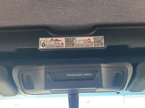 Used 2025 Jeep Wrangler Sport image 21