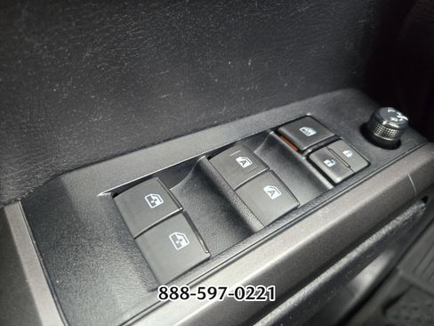 Used 2021 Toyota Tacoma TRD Off-Road image 33