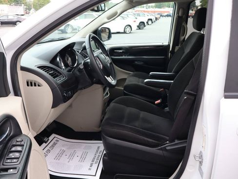 Used 2017 Dodge Grand Caravan SE w/ Power Window Group FWD image 7