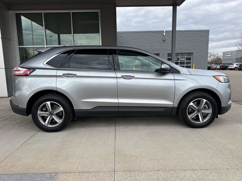 Certified 2024 Ford Edge SEL w/ Convenience Package image 9