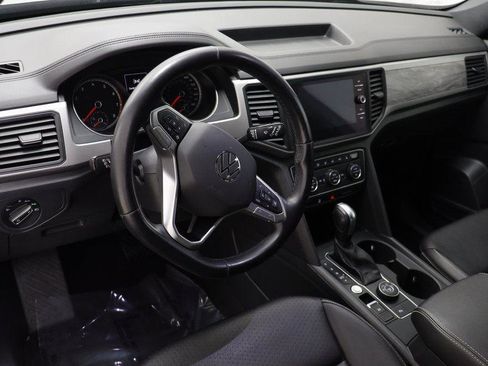 Used 2020 Volkswagen Atlas Cross Sport SE image 6