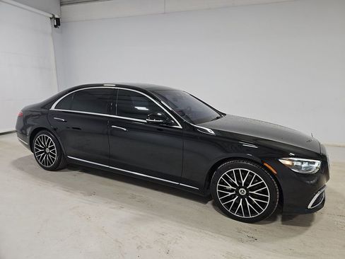 Used 2022 Mercedes-Benz S 500 4MATIC image 3