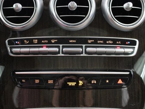 Used 2022 Mercedes-Benz GLC 300 image 35