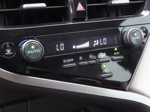 Used 2024 Toyota Camry SE w/ Cold Weather Package FWD image 28