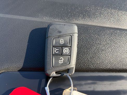 Used 2025 Volkswagen Jetta SE image 22