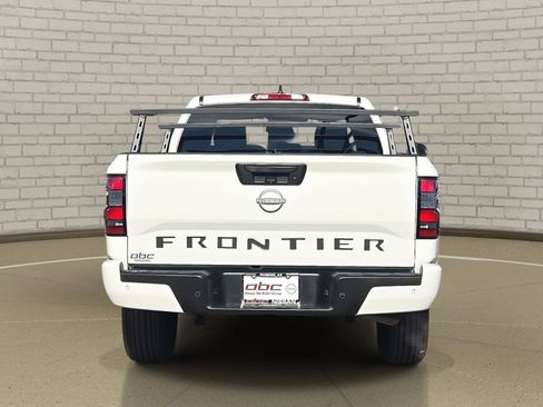 Certified 2025 Nissan Frontier SV image 6