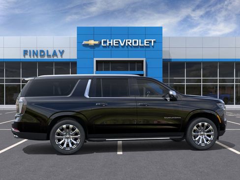 New 2025 Chevrolet Suburban Premier image 18