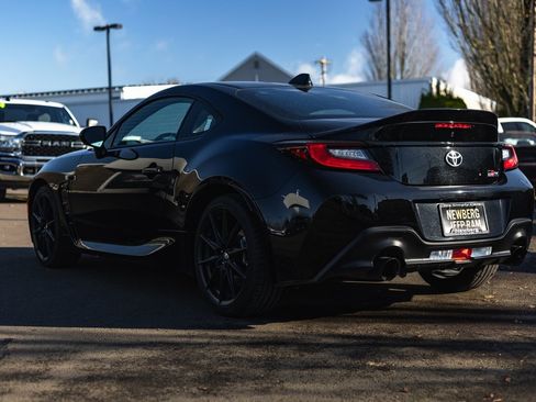 Used 2024 Toyota GR86 Premium image 10