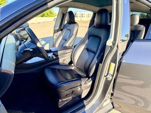 Used 2023 Tesla Model Y AWD image 17