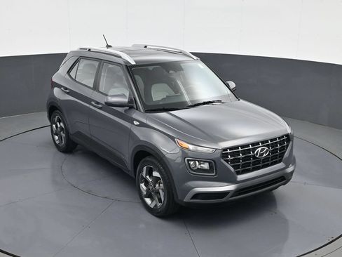 Certified 2024 Hyundai Venue SEL FWD image 16
