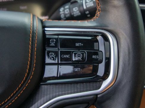 Used 2025 Jeep Grand Wagoneer L Series III w/ Rear Seat Video Group 1 AWD/4WD image 29
