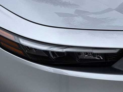 Used 2023 Honda Accord EX image 12