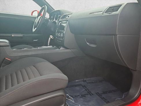 Used 2014 Dodge Challenger SXT image 22