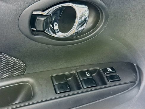 Used 2017 Nissan Versa SV FWD image 19