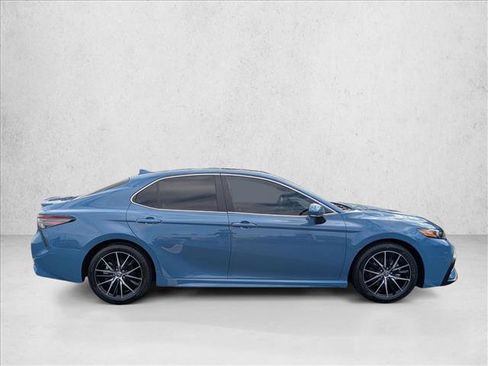 Used 2024 Toyota Camry SE w/ Convenience Package image 4