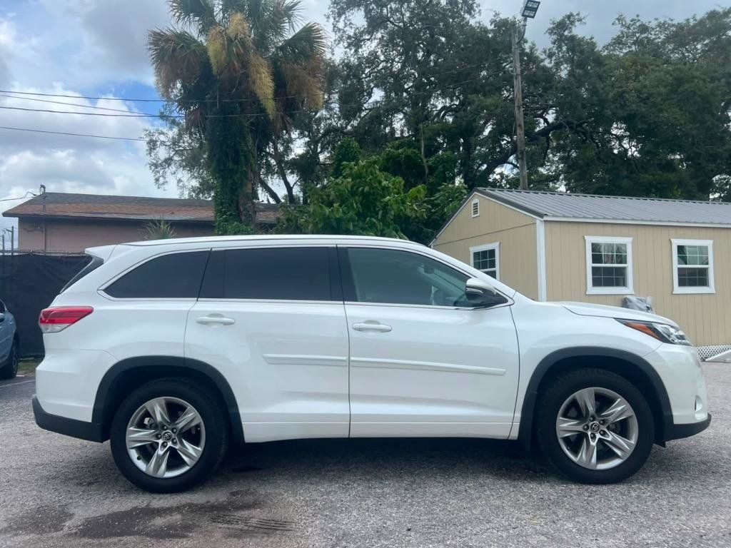 Used 2019 Toyota Highlander Limited AWD/4WD image 4