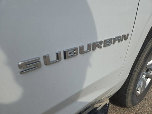 Used 2024 Chevrolet Suburban LT AWD/4WD image 36