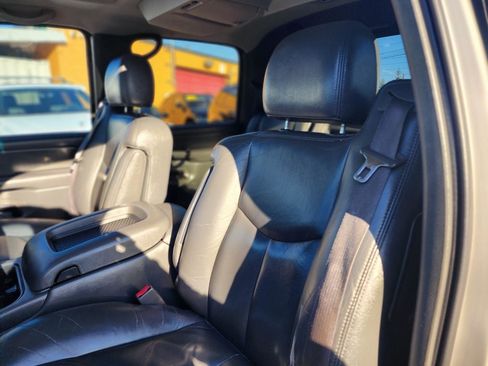 Used 2004 Chevrolet Avalanche Z71 w/ Sun And Sound Package image 14