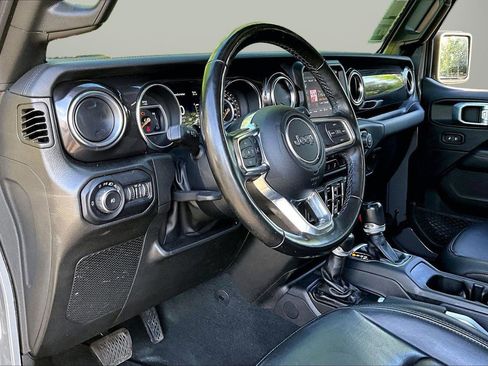Certified 2022 Jeep Wrangler Unlimited Sahara AWD/4WD image 19