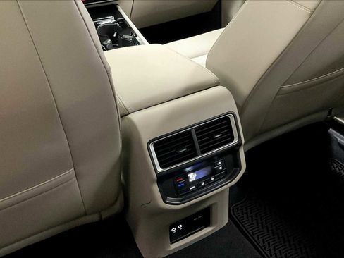 New 2025 Volkswagen Atlas SE image 16