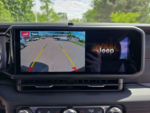 New 2026 Jeep Wrangler Unlimited Rubicon AWD/4WD image 22