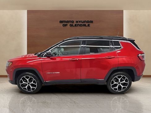 Used 2025 Jeep Compass Limited AWD/4WD image 3