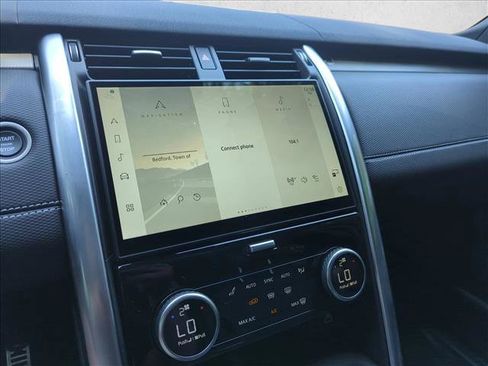 Certified 2024 Land Rover Discovery Dynamic SE image 26