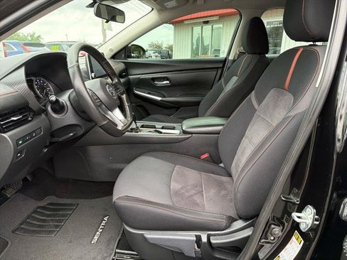 Used 2023 Nissan Sentra SR w/ Trunk Package FWD image 11