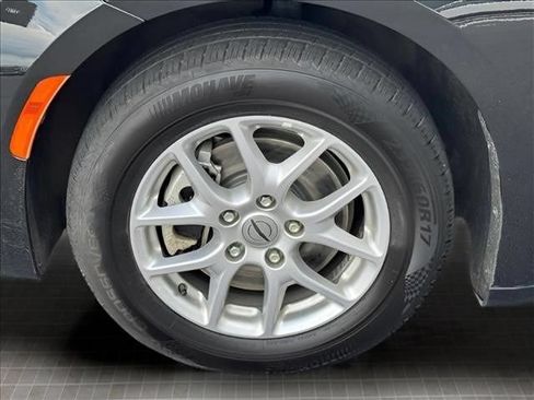 Used 2023 Chrysler Pacifica Touring-L FWD image 15