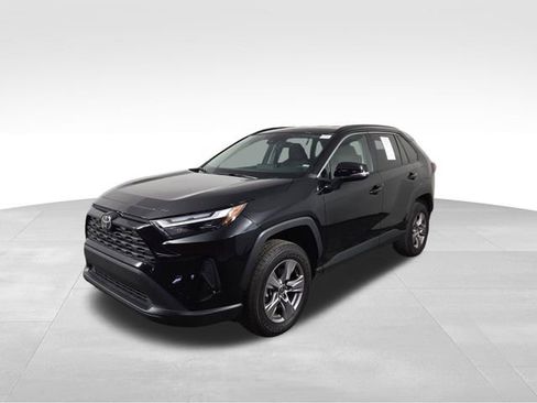 Used 2025 Toyota RAV4 XLE image 2
