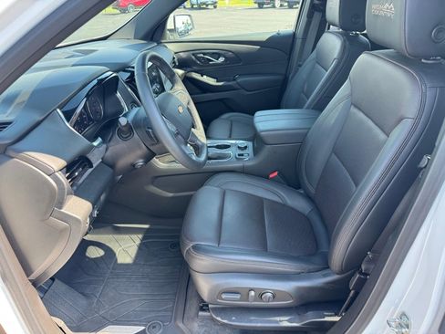 Used 2023 Chevrolet Traverse High Country w/ LPO, Floor Liner Package AWD/4WD image 5