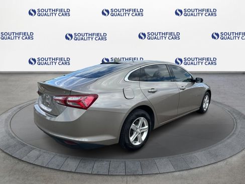 Used 2022 Chevrolet Malibu LT FWD image 7
