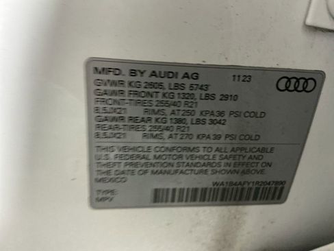 Used 2024 Audi SQ5 Premium Plus w/ Premium Plus Package image 32