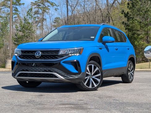 Used 2023 Volkswagen Taos SE image 4